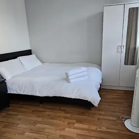 Sunny Home In Central London